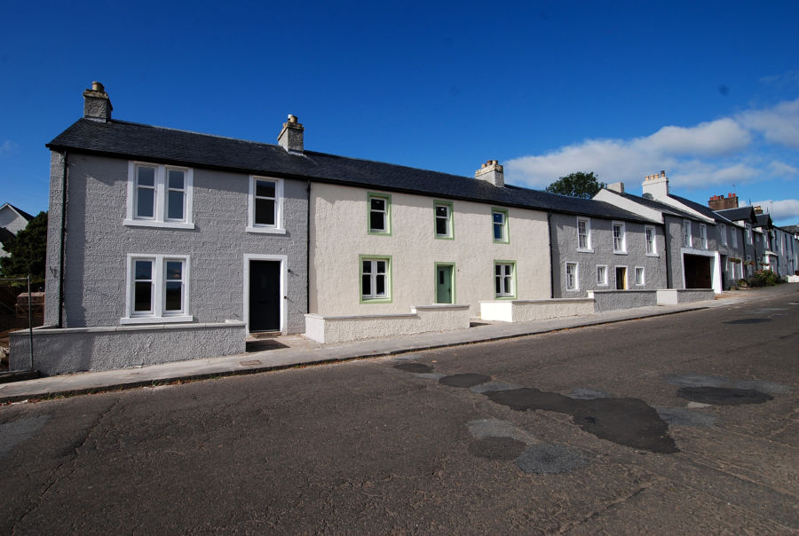 Balfron (circa 20 miles/35 min’ drive/north of Glasgow) …fabulous