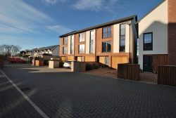 Edinburgh, Lucas Gardens, Juniper Green, EH14 5BY