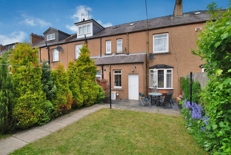 Glasgow, Newlands, Beaufort Avenue, G43 2LY Black Hay